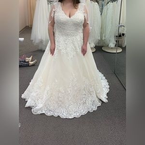 David’s bridal wedding gown
